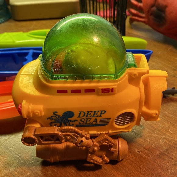 Toys R Us deep sea place set - Picture 7 of 11